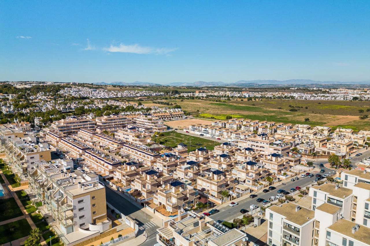 Bungalow La Zenia Cerca De La Playa โอริอุเอลา ภายนอก รูปภาพ