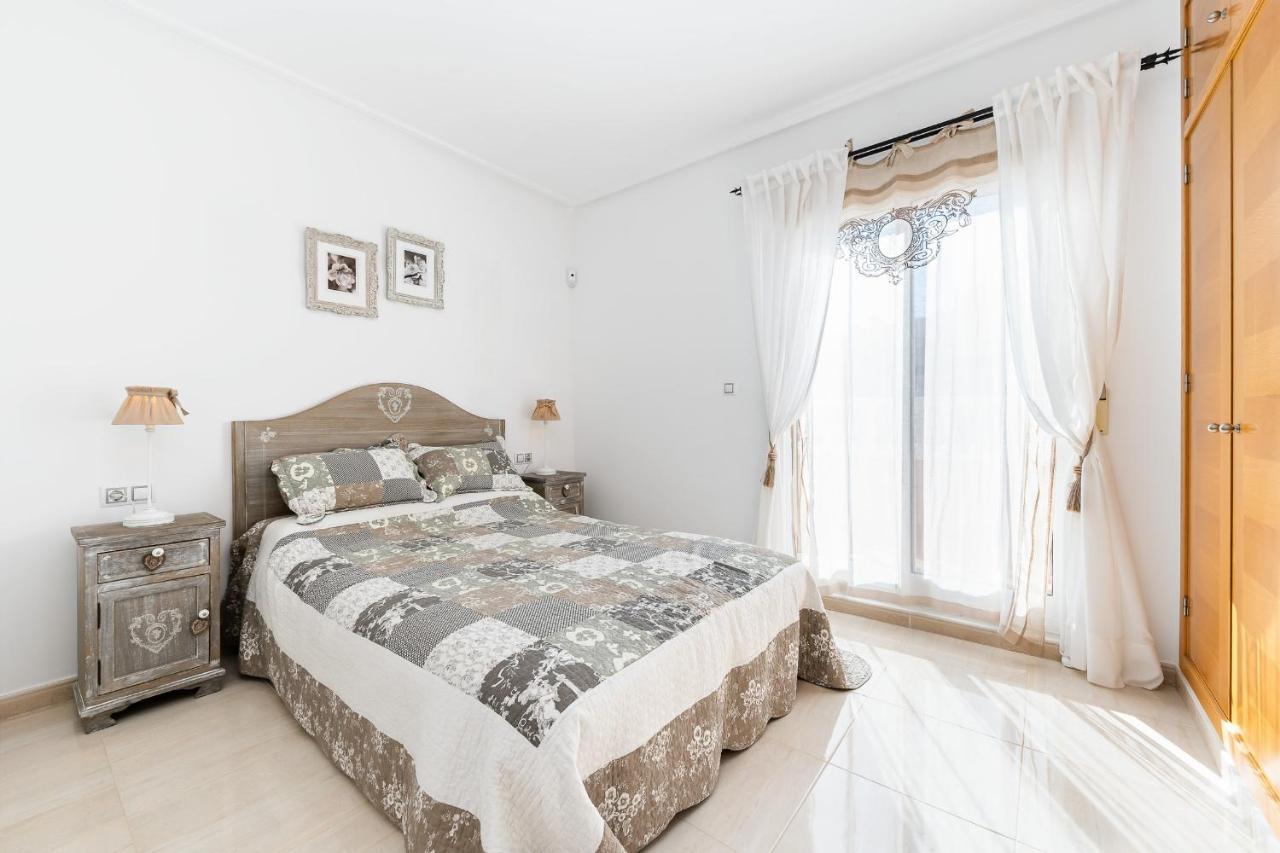 Bungalow La Zenia Cerca De La Playa โอริอุเอลา ภายนอก รูปภาพ