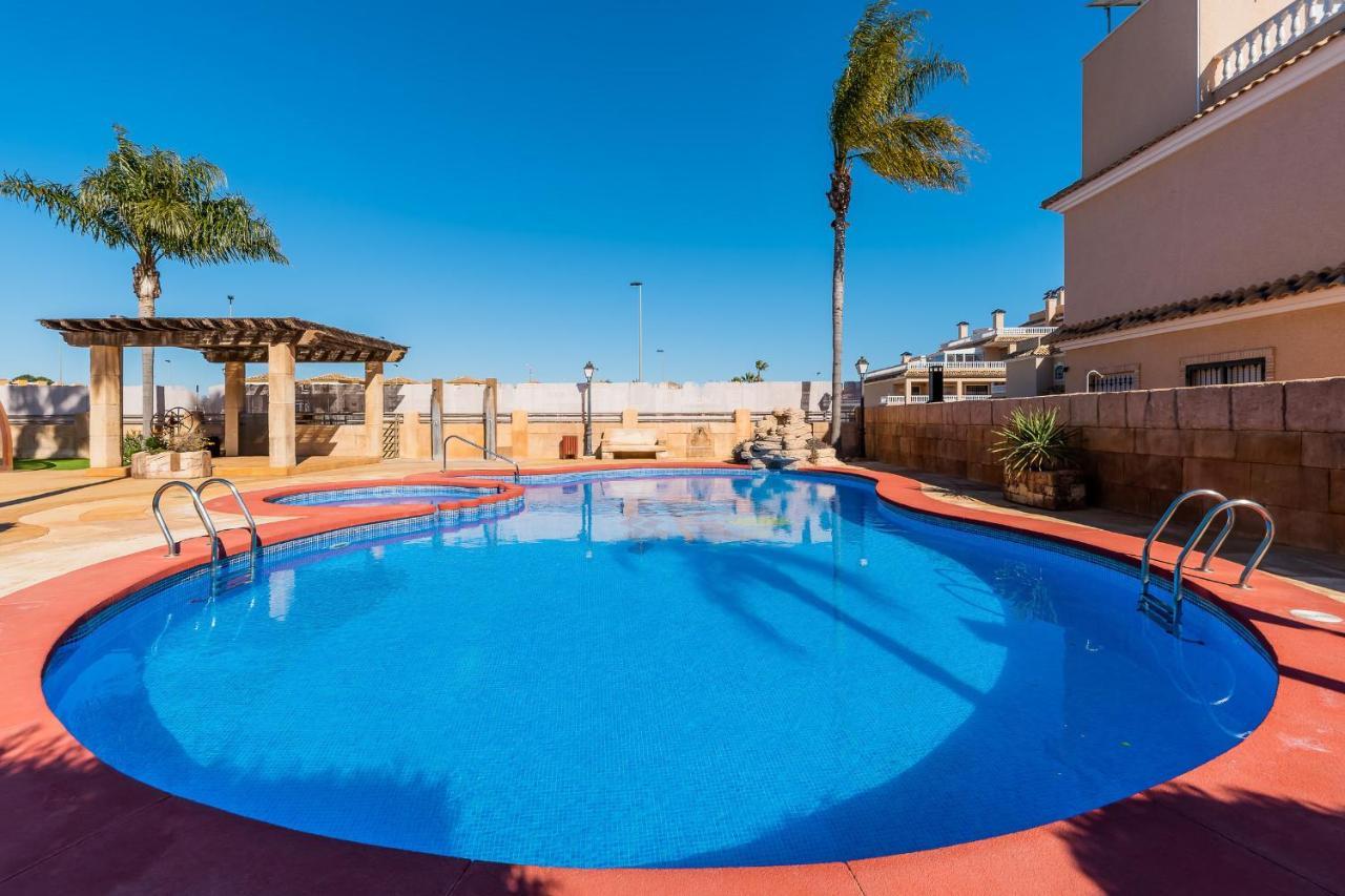 Bungalow La Zenia Cerca De La Playa โอริอุเอลา ภายนอก รูปภาพ