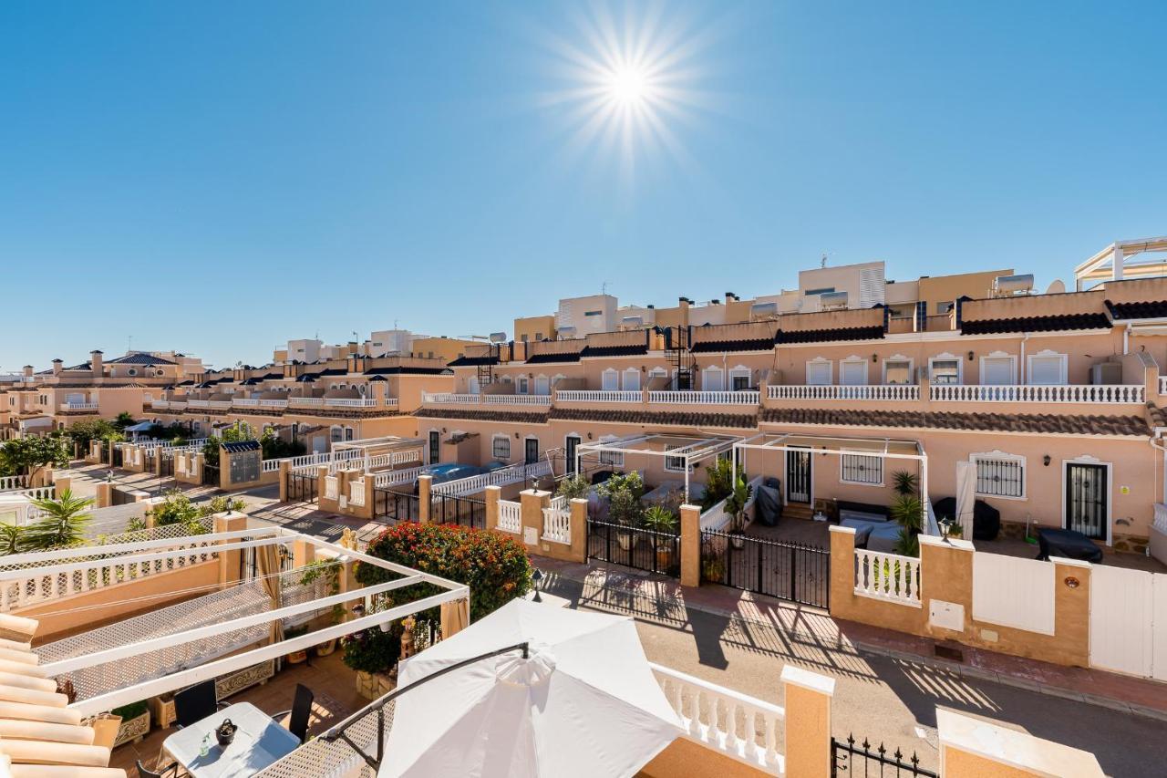 Bungalow La Zenia Cerca De La Playa โอริอุเอลา ภายนอก รูปภาพ